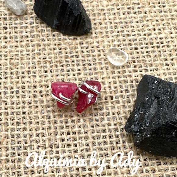 Dainty handmade untreated Ruby studs earrings silver - Picture 1 of 1